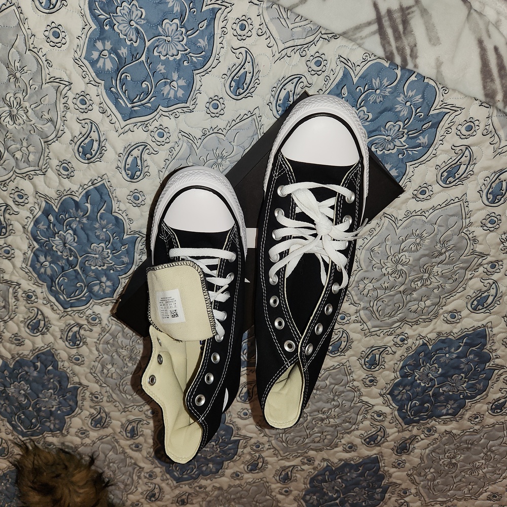 Unisex Converse Black